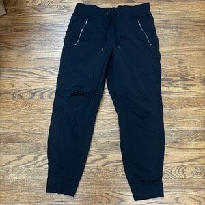 Athleta Women's Trekkie North Black Joggers with Zippered Pockets 10 EUC